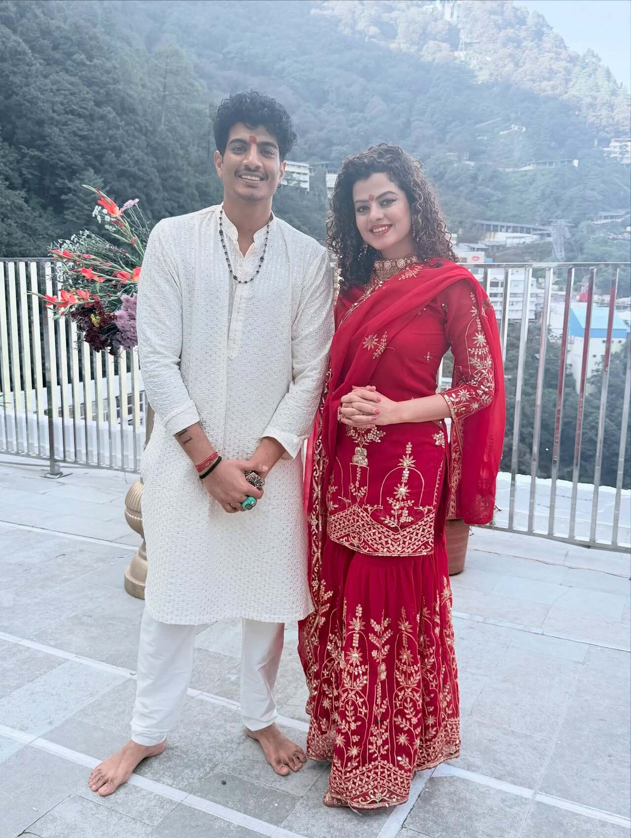 He is the younger brother of singer Palak Muchhal, known for her songs like Laapataa, Meri Aashiqui, Ice Cream Khaungi, Jumme Ki Raat among others. His bond with his sister remains a major part of his identity. 